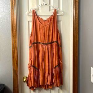 Super cute swing dress with pockets.